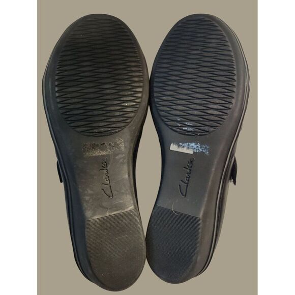 Collection by Clarks Black Cushioned Slip-On Shoes With Buckle Detail Size 7M - Picture 6 of 10